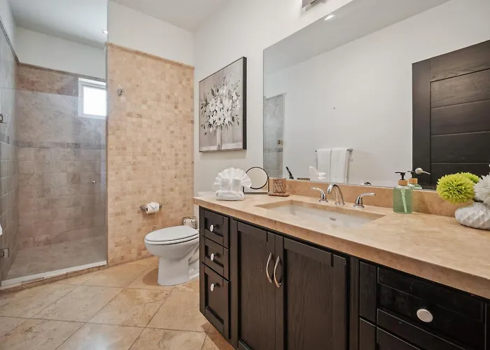 Apartamento Casa Cascada Cabo Poolside Retreat, Minutes From Beach!